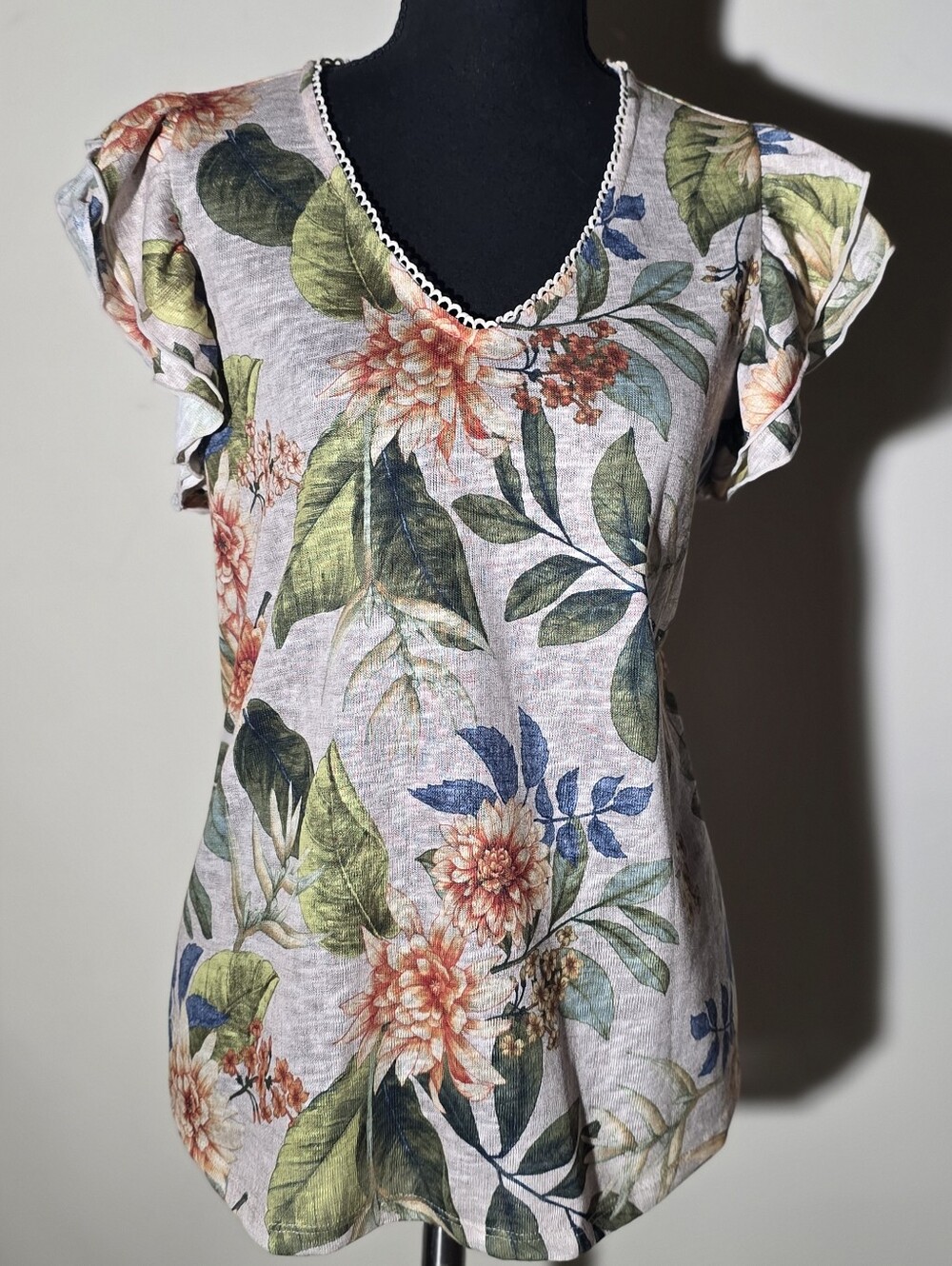 Chenault Floral V-Neck Blouse in Cream, Green & Coral (Size XL)